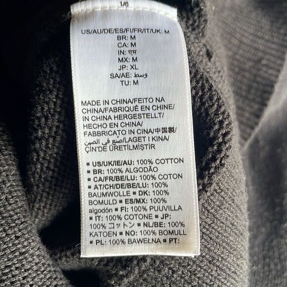 Daily/Ritual 100% Cotton Classic Black Crewneck Sweater (Size: Medium) - Picture 13 of 14